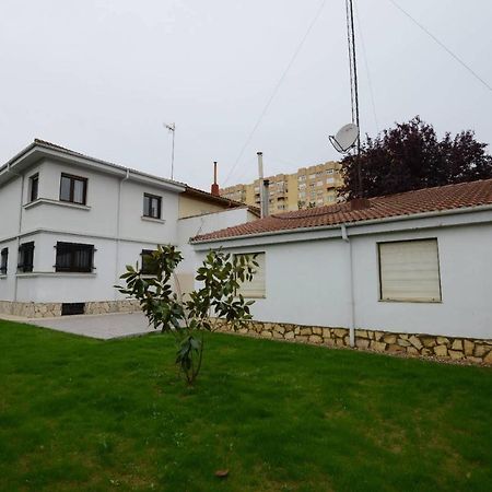 Вілла Housing Leon Casa Con Jardin Екстер'єр фото