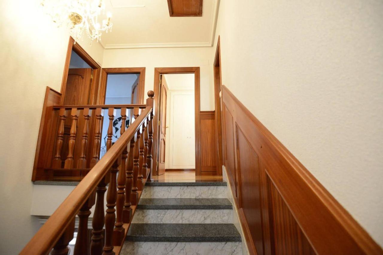 Вілла Housing Leon Casa Con Jardin Екстер'єр фото