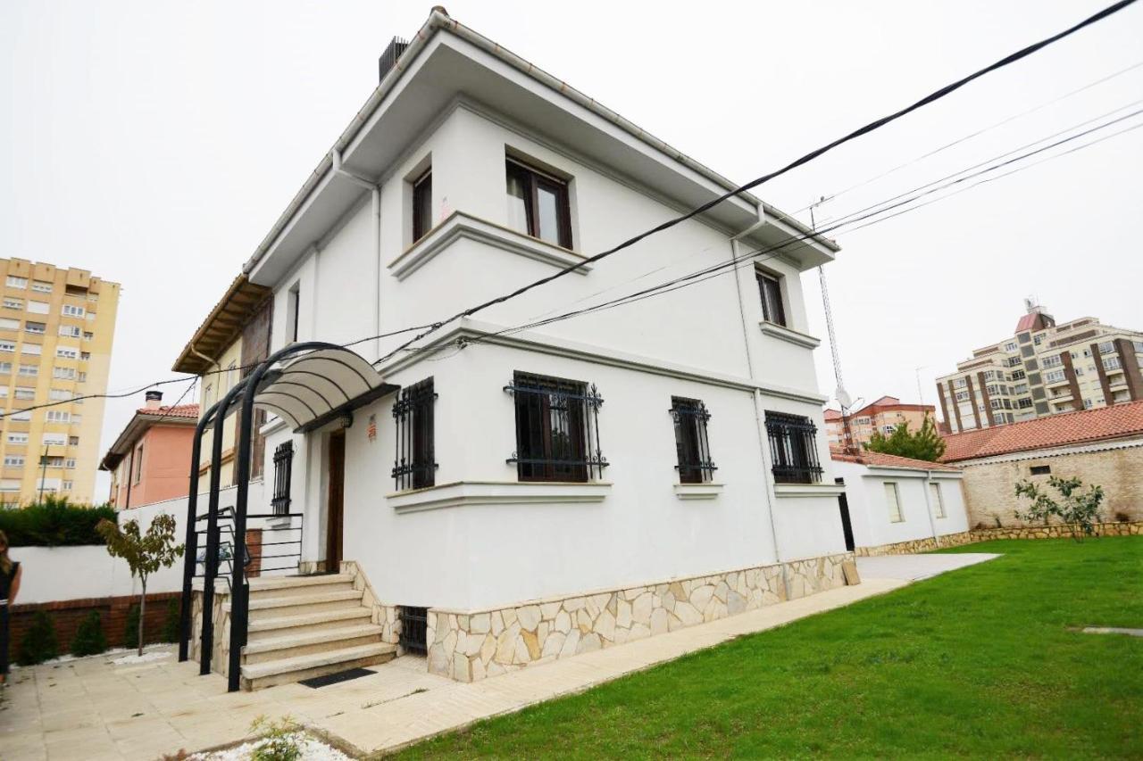 Вілла Housing Leon Casa Con Jardin Екстер'єр фото