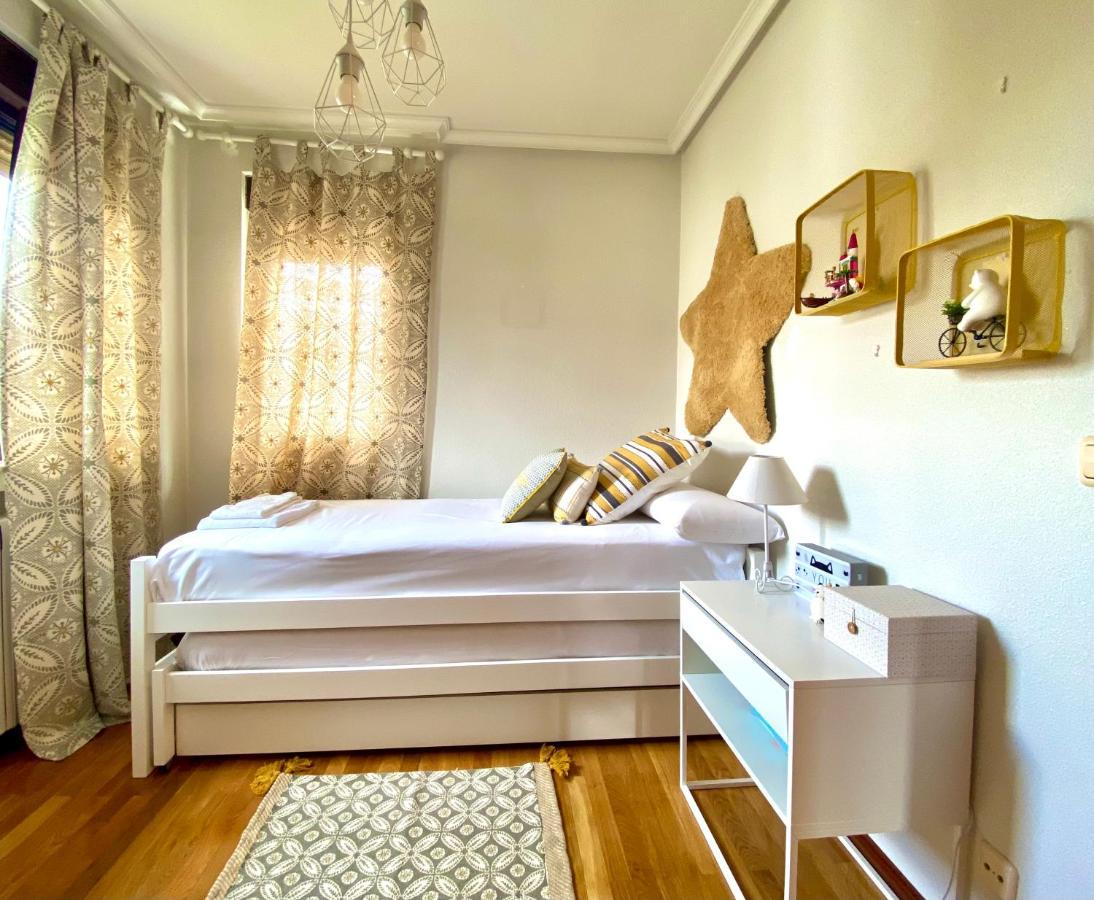 Вілла Housing Leon Casa Con Jardin Екстер'єр фото