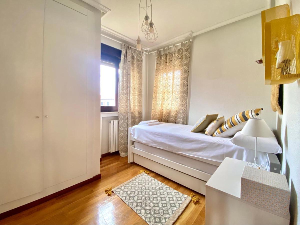 Вілла Housing Leon Casa Con Jardin Екстер'єр фото
